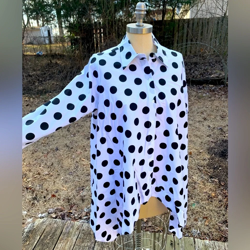 Polka-Dot Handkerchief Hem Button-Up Top